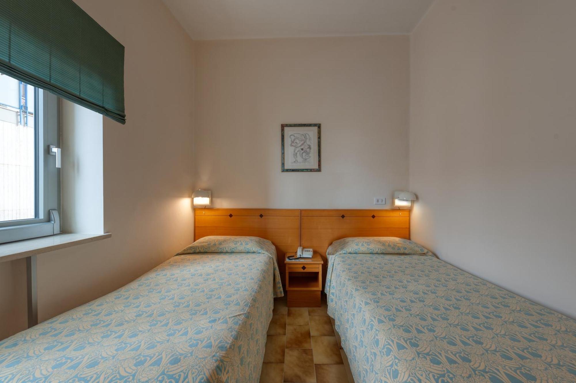 Hotel Barsotti ブリンディジ エクステリア 写真