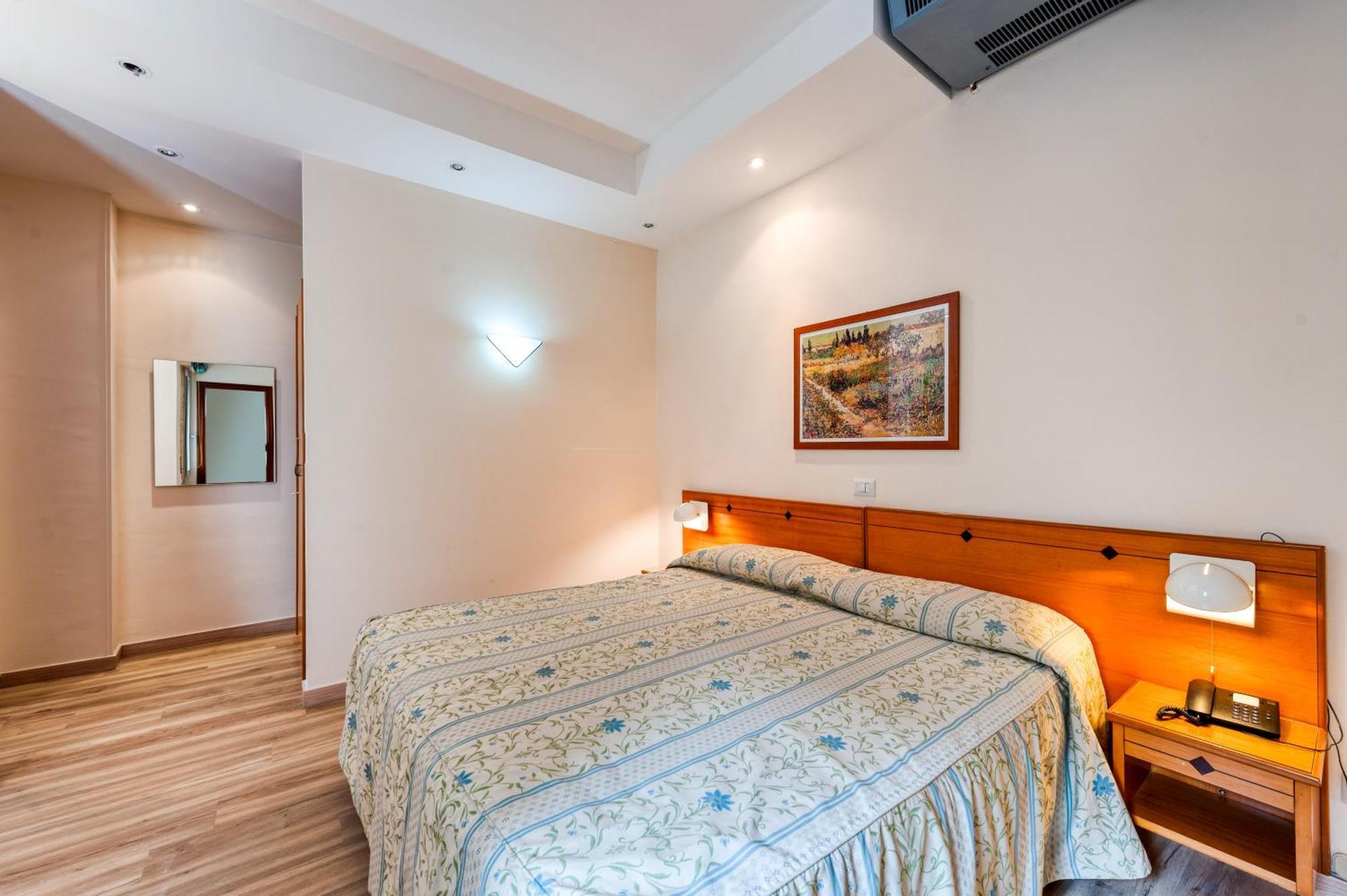 Hotel Barsotti ブリンディジ エクステリア 写真
